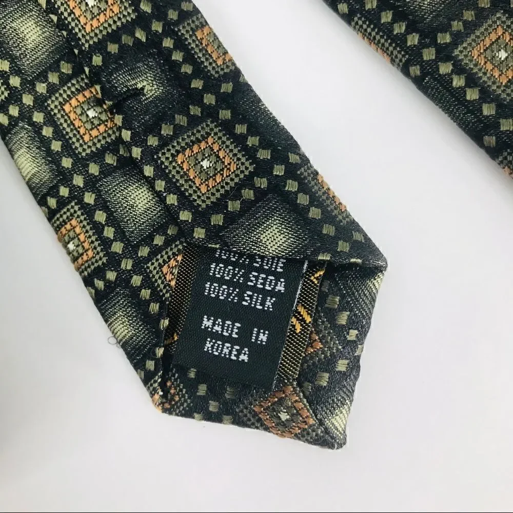NWT Roberto Villini all silk handmade Squares Tie